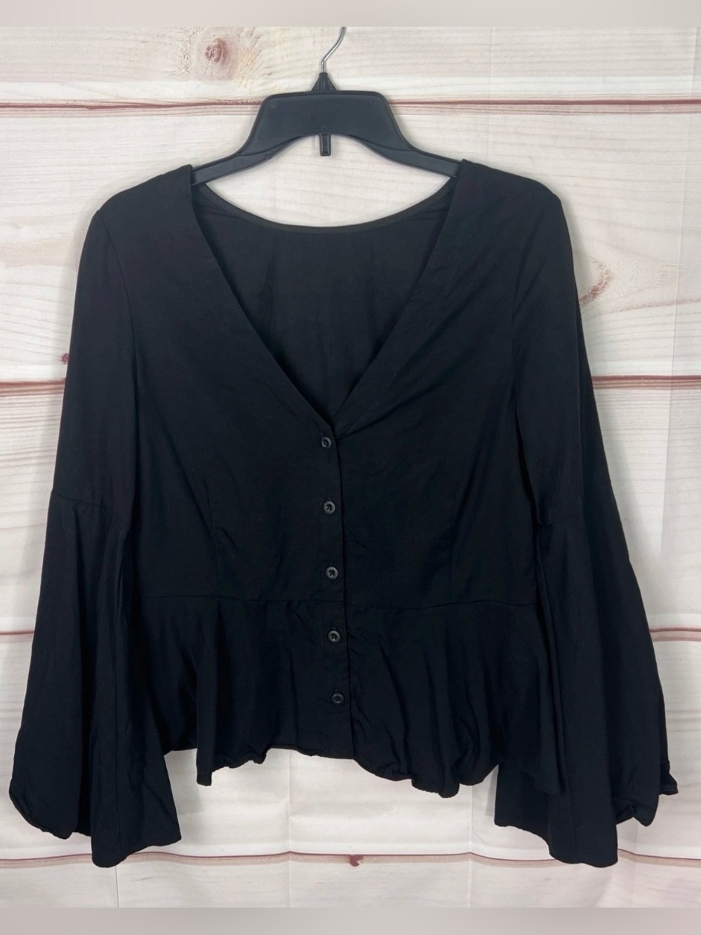 VETTA Black Button-Front Peplum Blouse